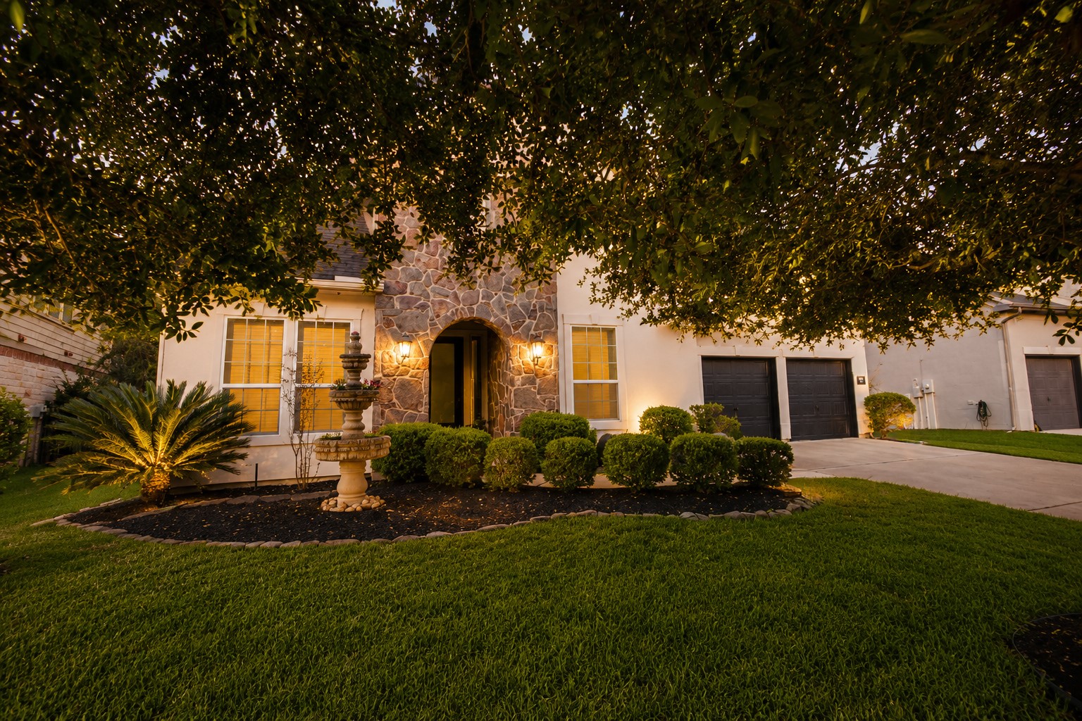 22 Sandwell Place Spring, TX 77389 - Photo 3 of 45 Cousy Front