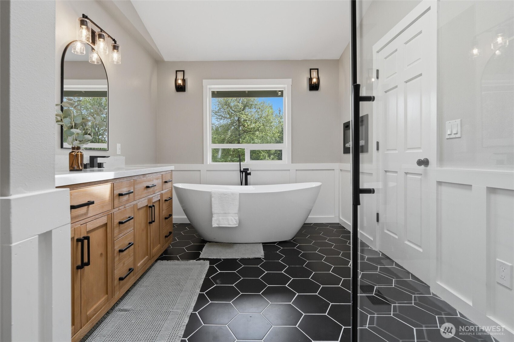 6317 Crescent Beach Road Northwest Vaughn, WA 98394 - Photo 12 of 40