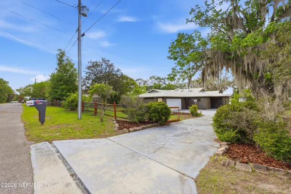 $539,000 | 125 Twin Lake Grove Drive, Interlachen, FL 32148