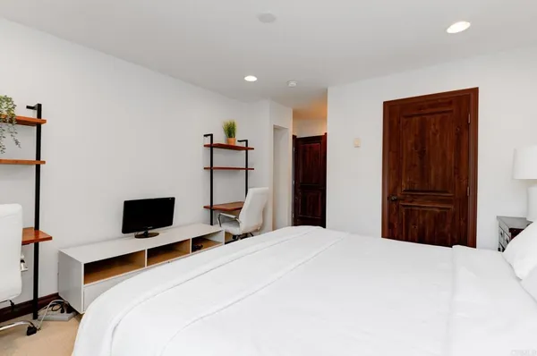 $4,700 | 935 Genter Street, Unit 212, La Jolla, CA 92037