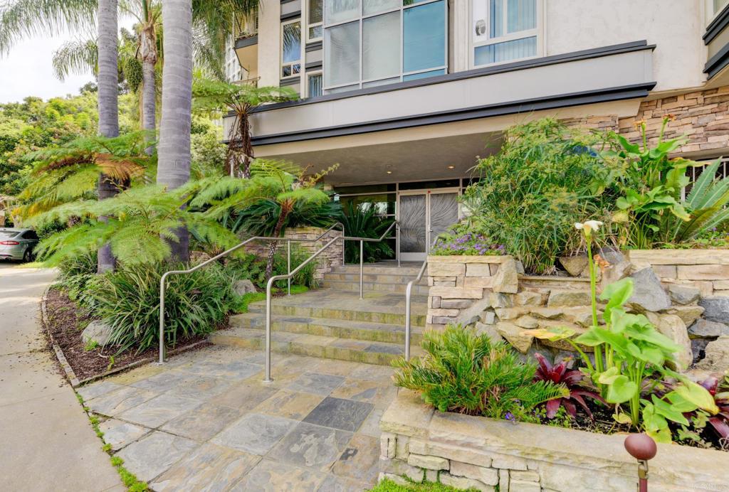 935 Genter Street, Unit 212 La Jolla, CA 92037 - Photo 21 of 23 a view of a house with potted plants