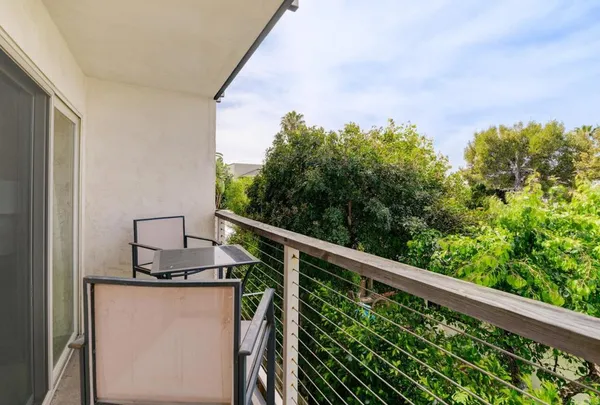 $4,700 | 935 Genter Street, Unit 212, La Jolla, CA 92037