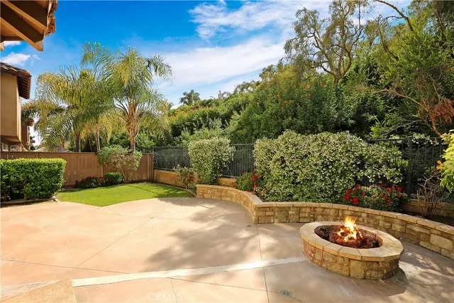 a outdoor view with a fountain