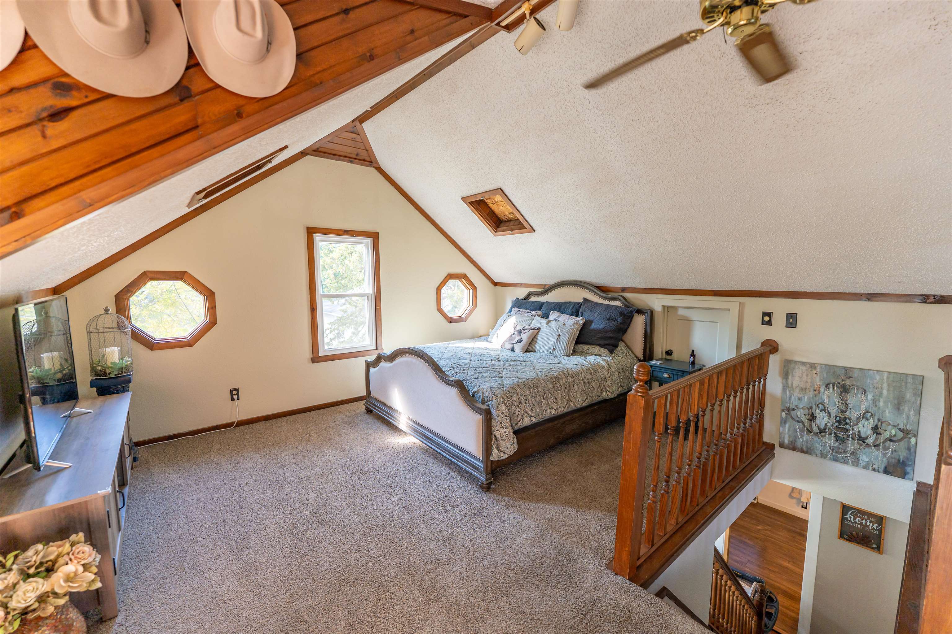 6155 South Perryville Road Cherry Valley, IL 61016 - Photo 49 of 92 a bedroom with a bed and window