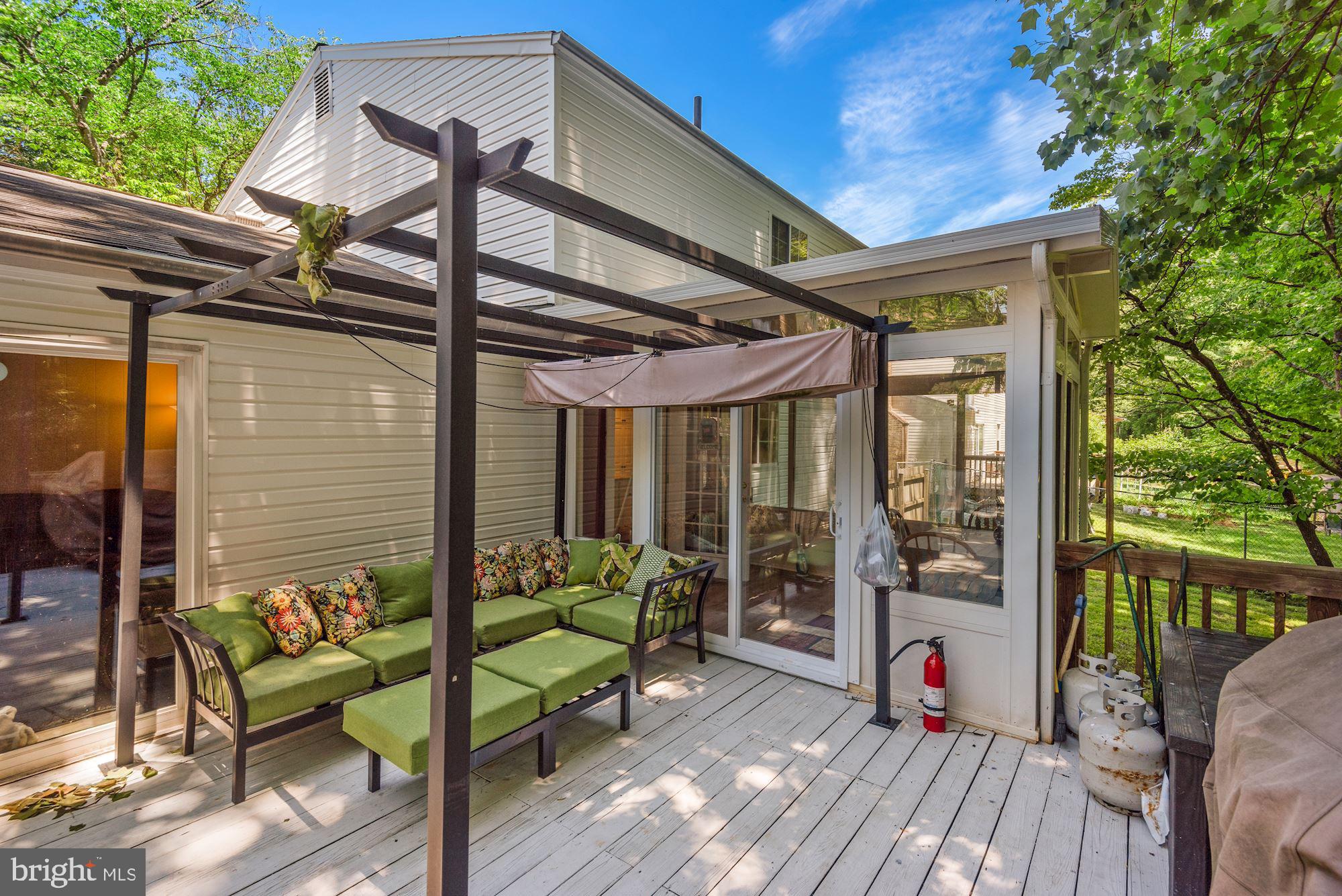 5734 Heming Avenue Springfield, VA 22151 - Photo 13 of 52 Deck