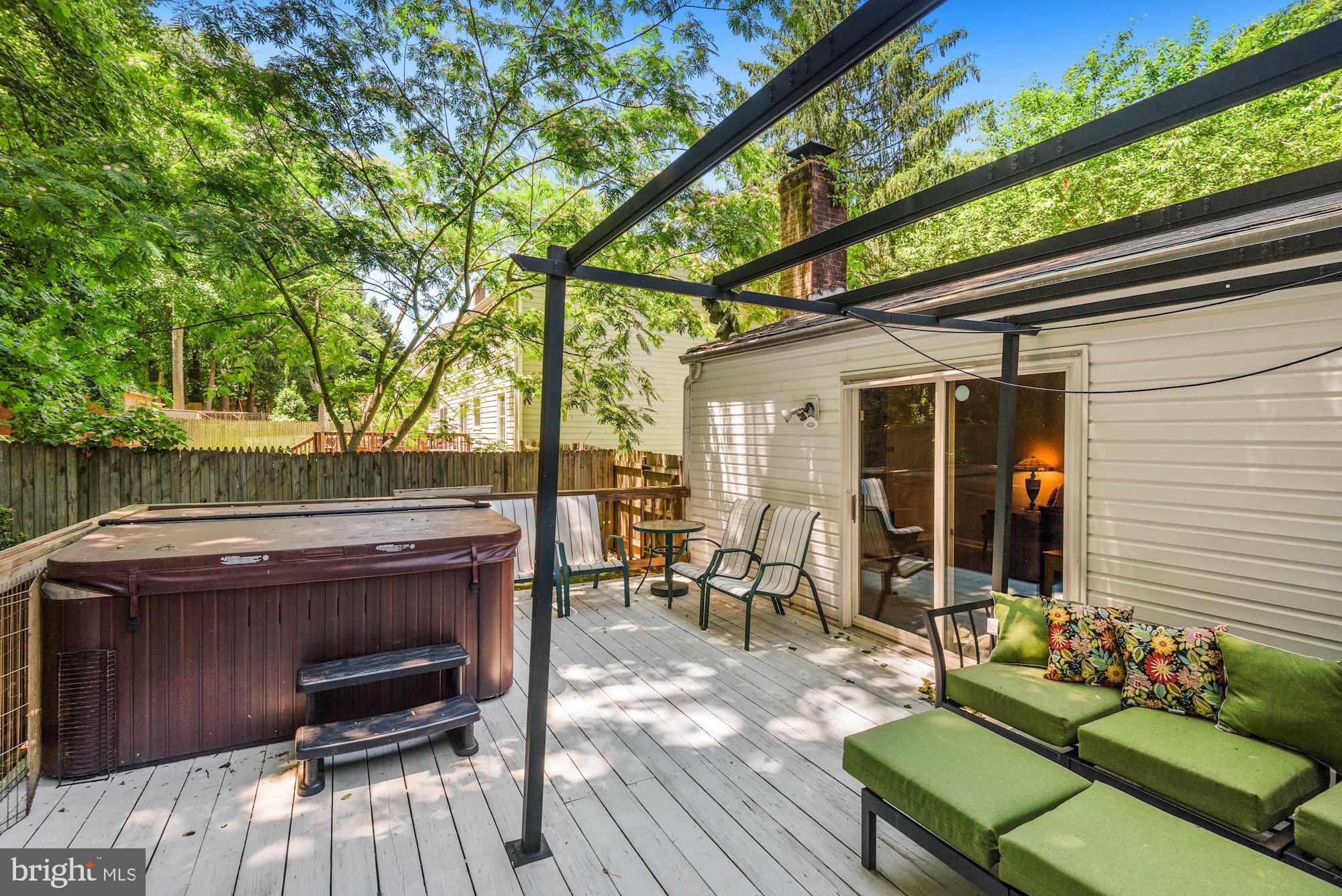 5734 Heming Avenue Springfield, VA 22151 - Photo 14 of 52 Deck