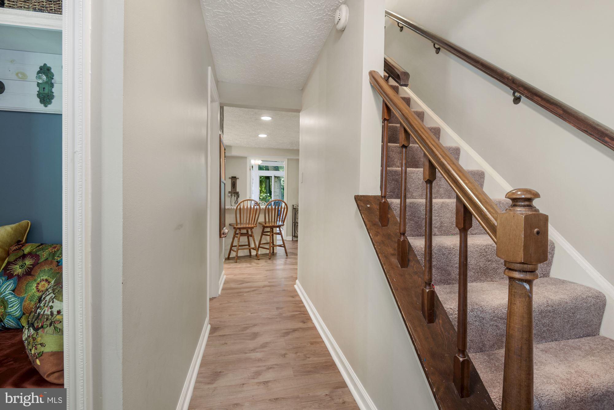 5734 Heming Avenue Springfield, VA 22151 - Photo 15 of 52 Entry foyer