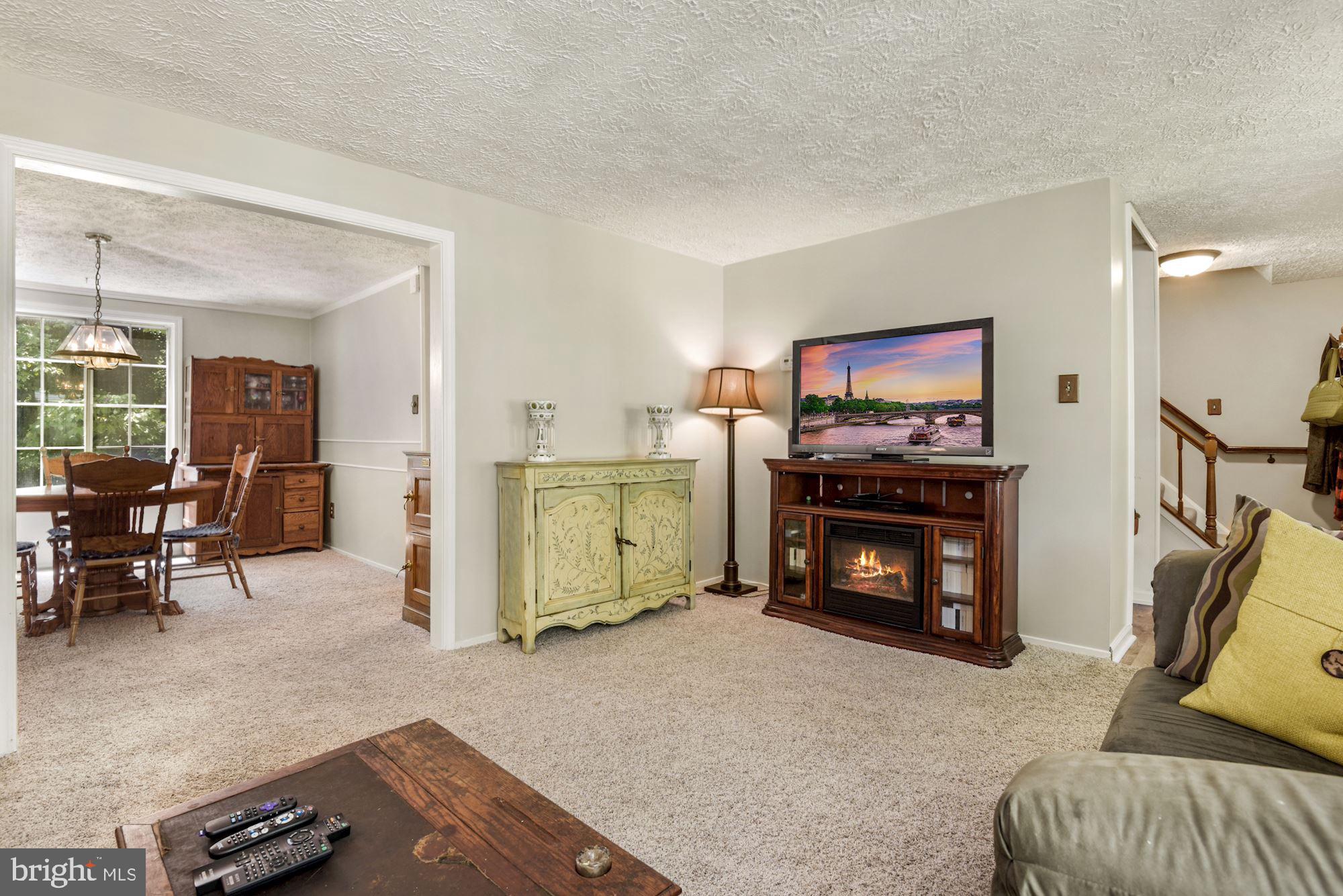 5734 Heming Avenue Springfield, VA 22151 - Photo 16 of 52 Family room