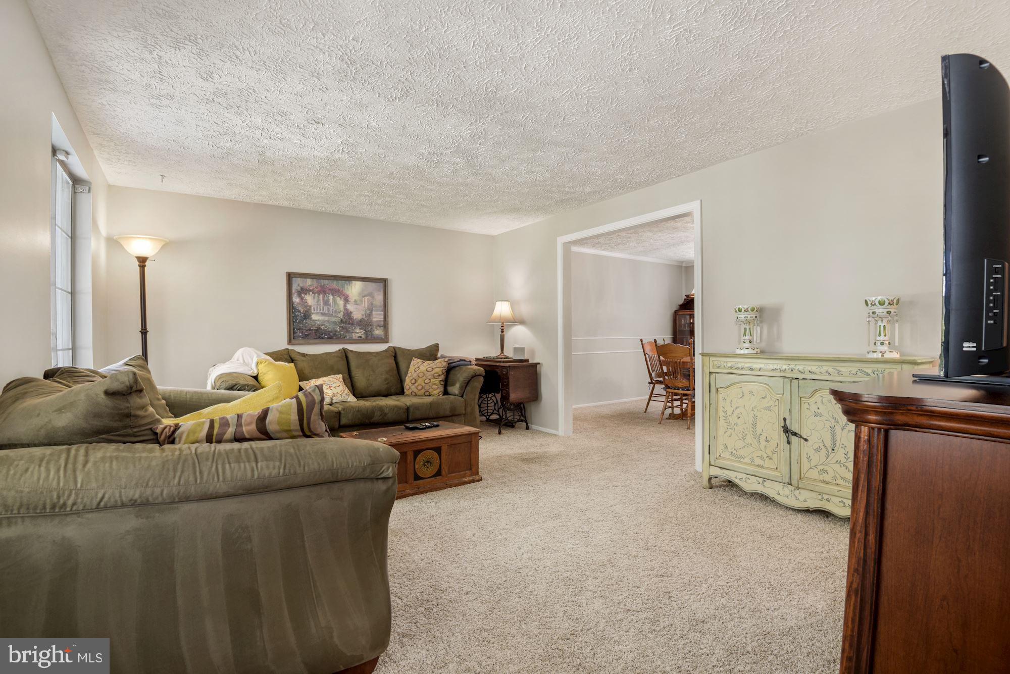 5734 Heming Avenue Springfield, VA 22151 - Photo 19 of 52 Family room