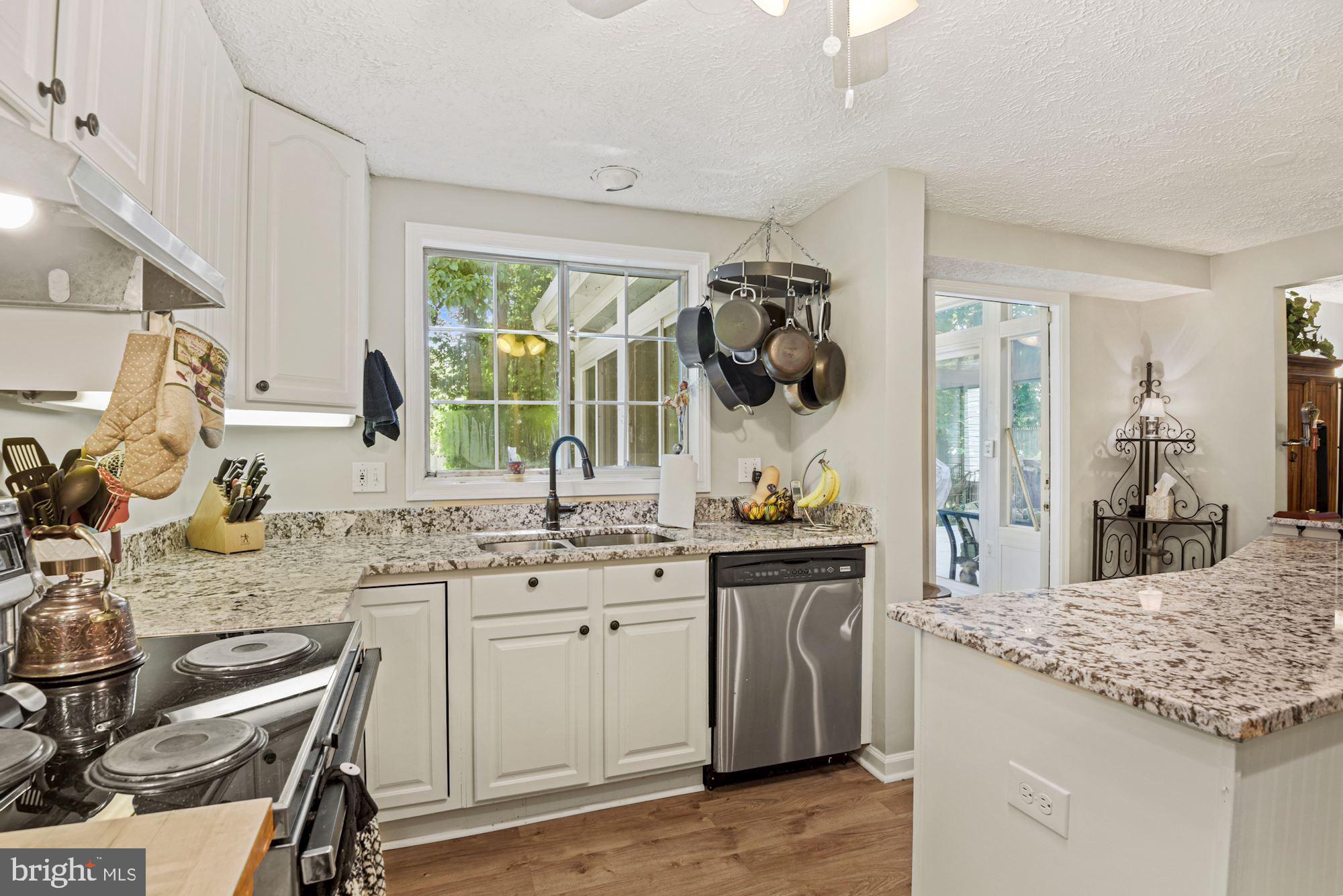 5734 Heming Avenue Springfield, VA 22151 - Photo 7 of 52 Kitchen