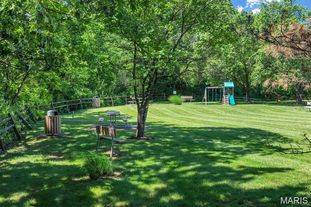 757 Ridgeside Drive, Unit B Ballwin, MO 63021 - Photo 19 of 27