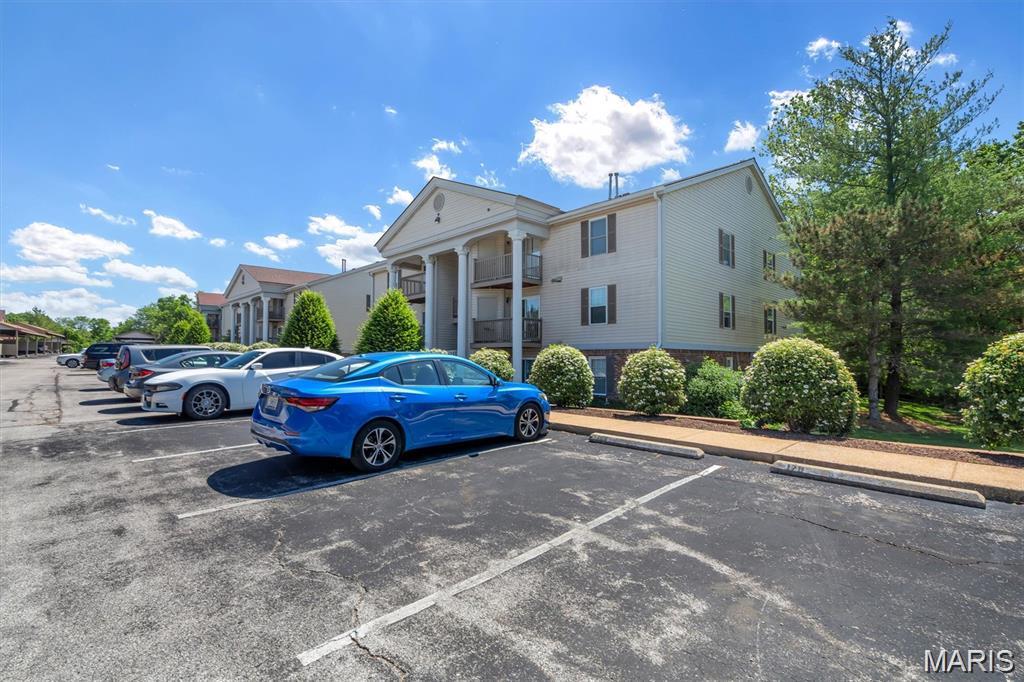 757 Ridgeside Drive, Unit B Ballwin, MO 63021 - Photo 2 of 27