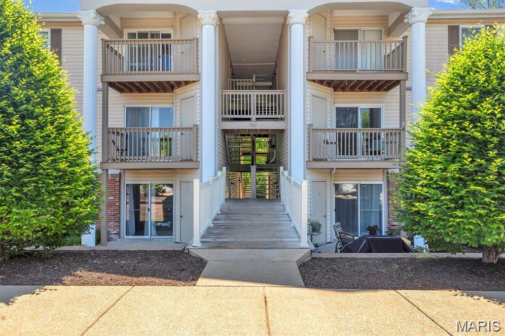 757 Ridgeside Drive, Unit B Ballwin, MO 63021 - Photo 22 of 27