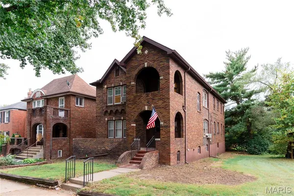 $349,900 | 7360 Dartmouth Avenue, University City, MO 63130