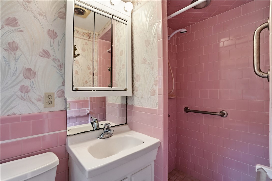 14 Cardinal Road Cranston, RI 02921 - Photo 14 of 22