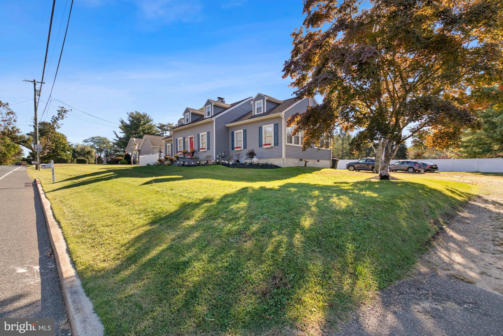 470 Chapel Heights Road Sewell, NJ 08080 - Photo 3 of 31 Expansive front yard. GRASS abounds.