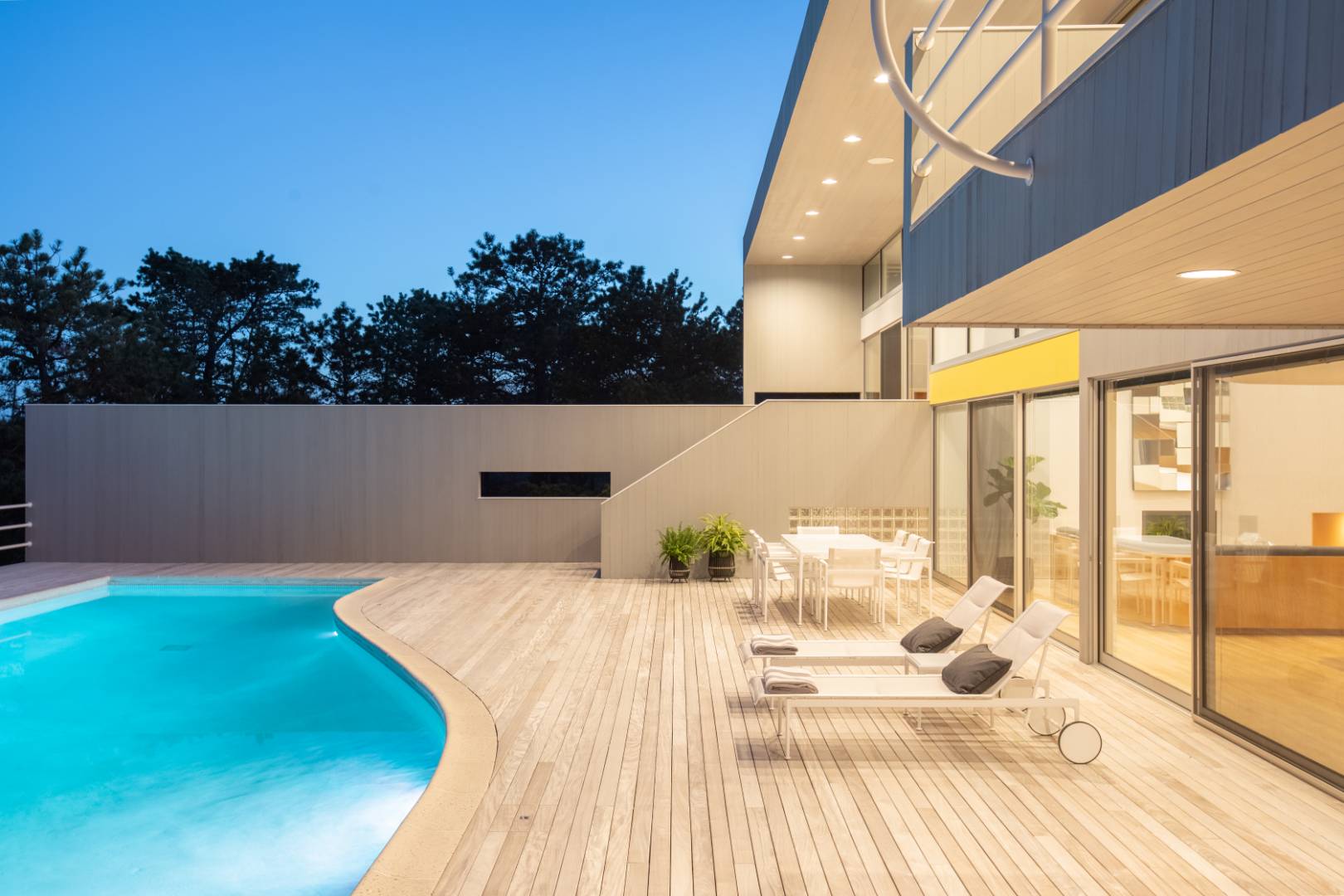 43 Gilberts Path Amagansett, NY 11930 - Photo 34 of 38 a bedroom with a bed and a large window