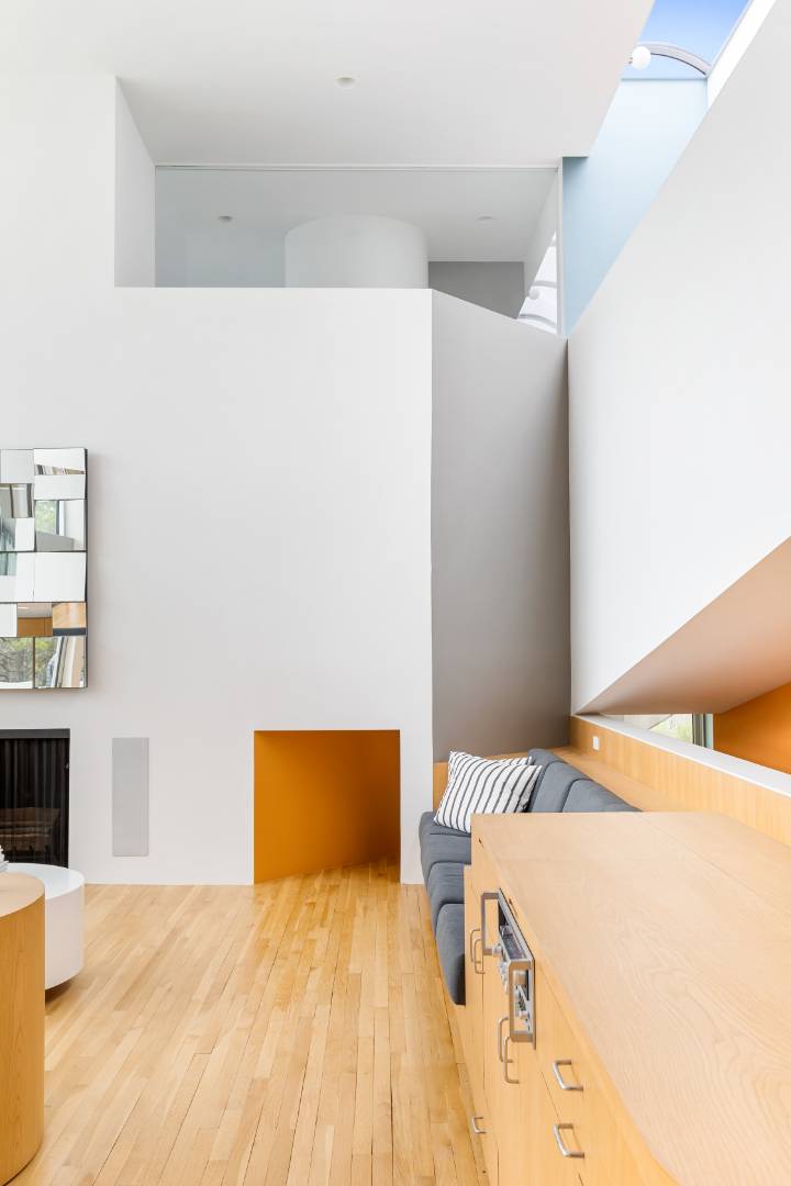 43 Gilberts Path Amagansett, NY 11930 - Photo 7 of 38 a bedroom with a bed and a night stand