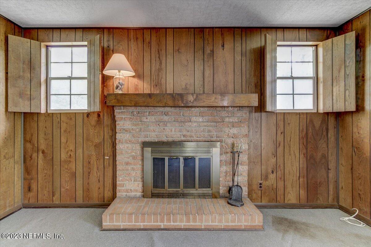 807 Nightingale Road Jacksonville, FL 32216 - Photo 12 of 27 12-Fireplace