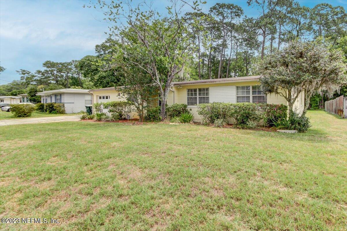 807 Nightingale Road Jacksonville, FL 32216 - Photo 2 of 27 02-Front Yard