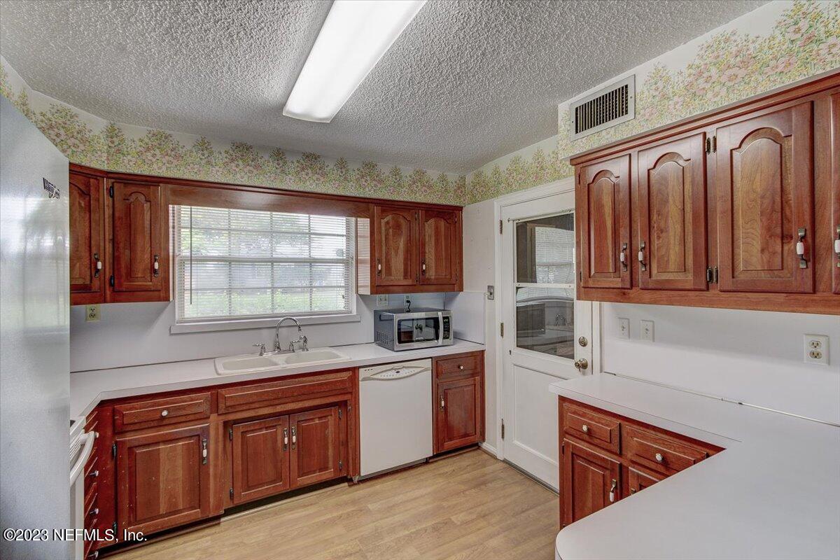 807 Nightingale Road Jacksonville, FL 32216 - Photo 5 of 27 05-Kitchen