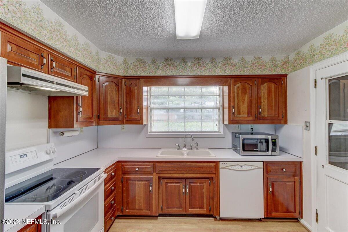 807 Nightingale Road Jacksonville, FL 32216 - Photo 7 of 27 07-Kitchen 2