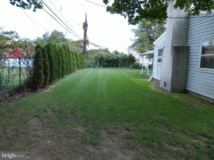 23 Rust Hill Road Levittown, PA 19056 - Photo 20 of 24 Side Yard