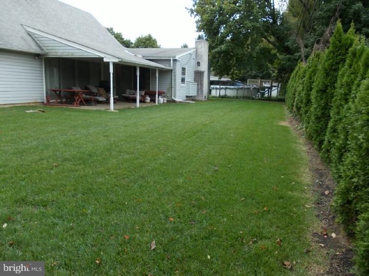 23 Rust Hill Road Levittown, PA 19056 - Photo 21 of 24 Back Yard