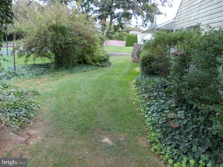 23 Rust Hill Road Levittown, PA 19056 - Photo 24 of 24 Side Yard