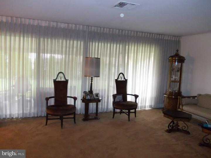 23 Rust Hill Road Levittown, PA 19056 - Photo 9 of 24 Living Room
