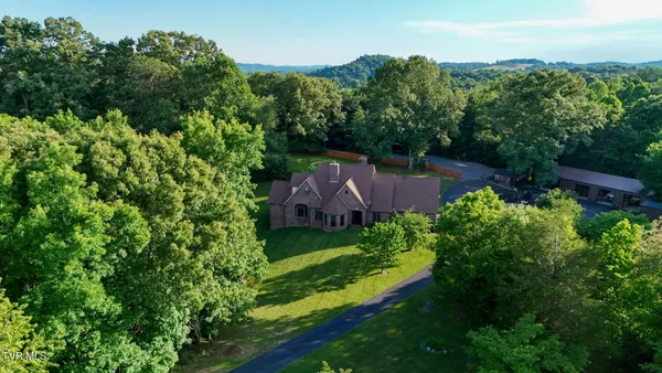 $1,495,000 | 420 Fairway Estates Drive, Blountville, TN 37617