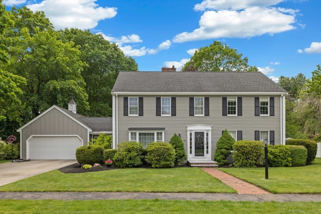 123 Locksley Road Lynnfield, MA 01940 - Photo 1 of 42 Gallery Image 1