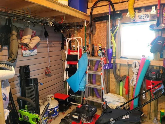 a view of yard with green space