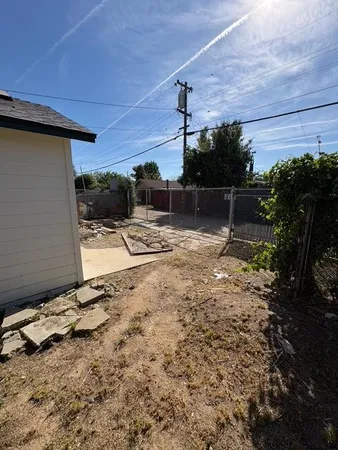 $458,500 | 507 I Street, Sanger, CA 93657