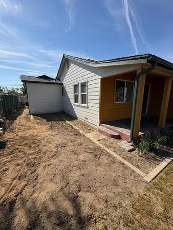 $458,500 | 507 I Street, Sanger, CA 93657