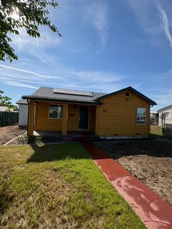 $458,500 | 507 I Street, Sanger, CA 93657