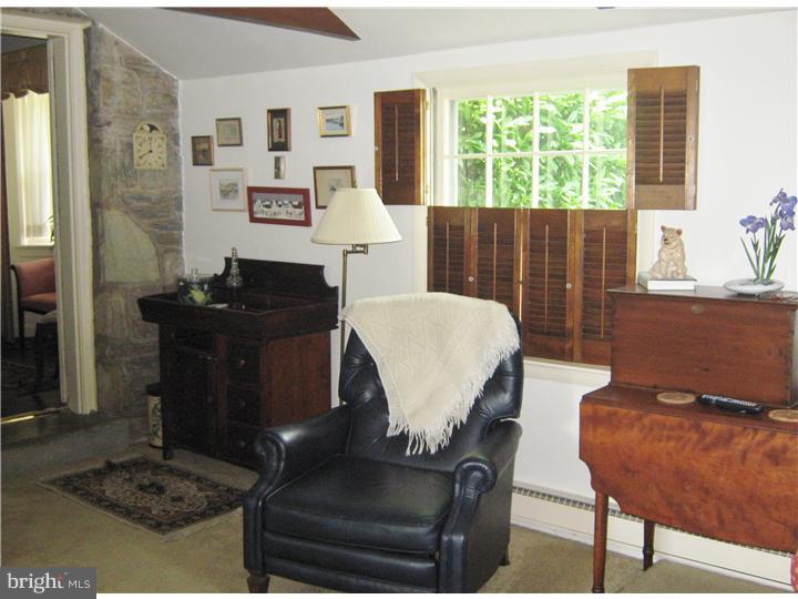 6154 Parkside Road Flourtown, PA 19031 - Photo 11 of 20 Family Room