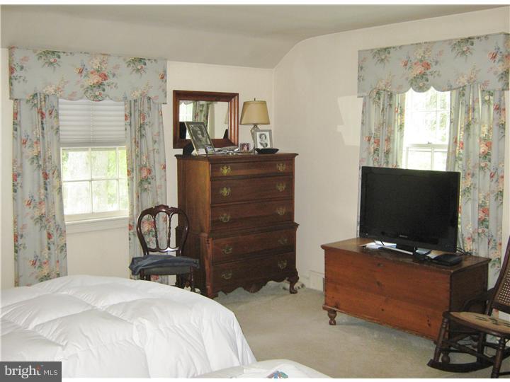 6154 Parkside Road Flourtown, PA 19031 - Photo 12 of 20 Bedroom - Main