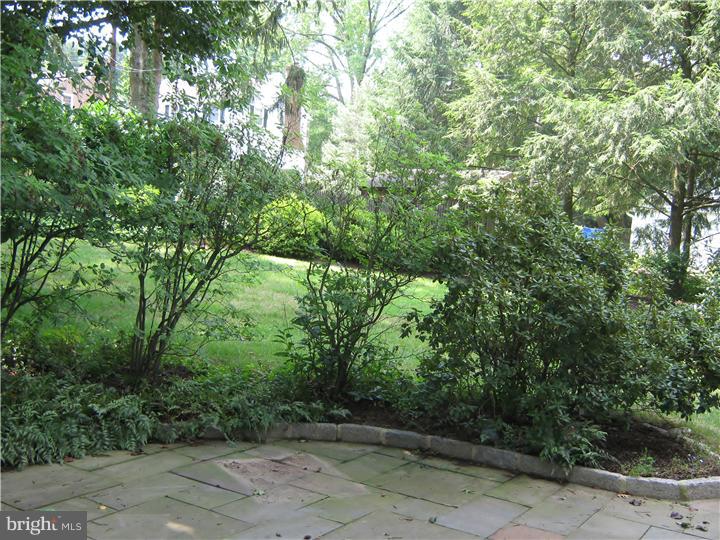 6154 Parkside Road Flourtown, PA 19031 - Photo 16 of 20 Patio