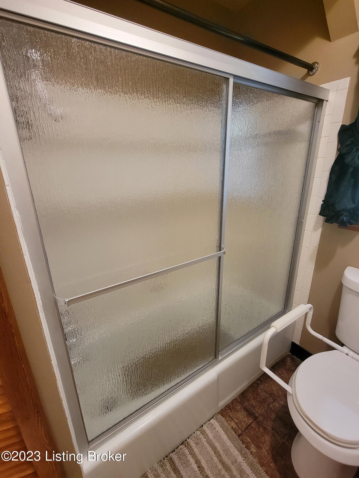 3508 Dorset Road Louisville, KY 40214 - Photo 39 of 51 New Shower Doors