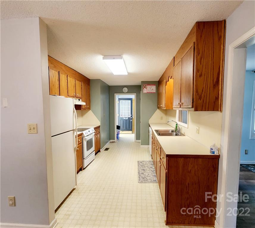 203 Clover Church Road Granite Falls, NC 28630 - Photo 4 of 16 Gallery Image 4