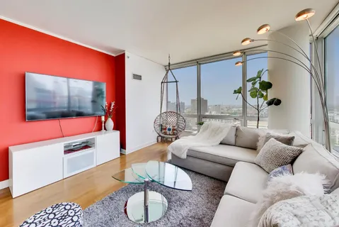 $395,000 | 1901 South Calumet Avenue, Unit 2208, Chicago, IL 60616