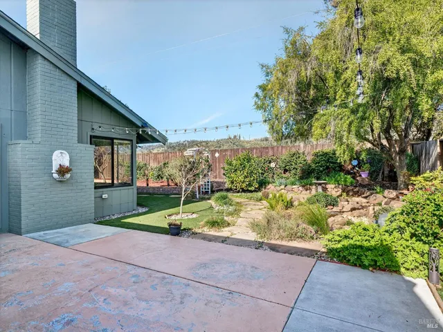 $579,900 | 7153 Oak Leaf Drive, Santa Rosa, CA 95409