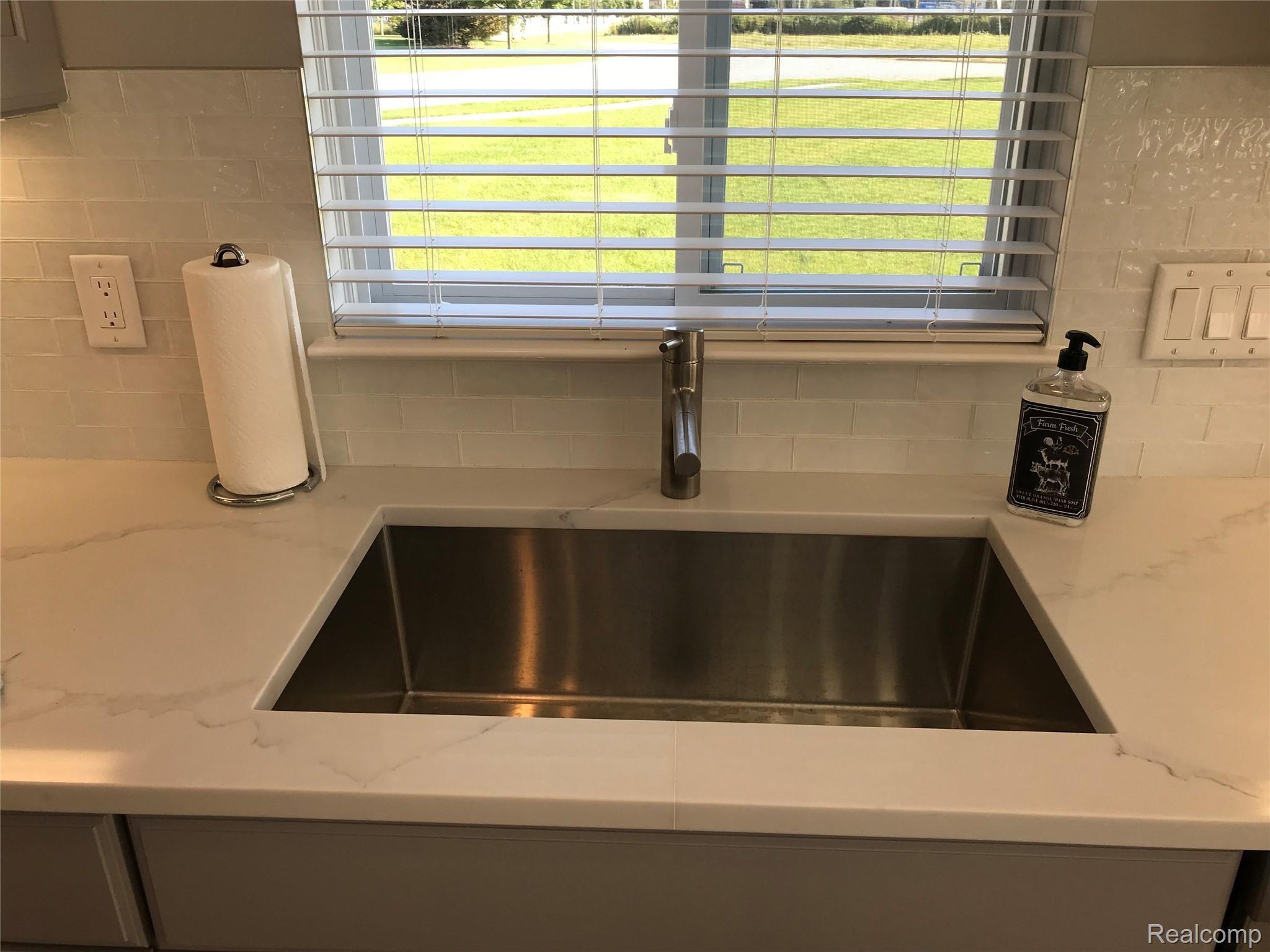 523 Ridge Point Drive Dundee, MI 48131 - Photo 13 of 34 Kitchen Sink.jpg