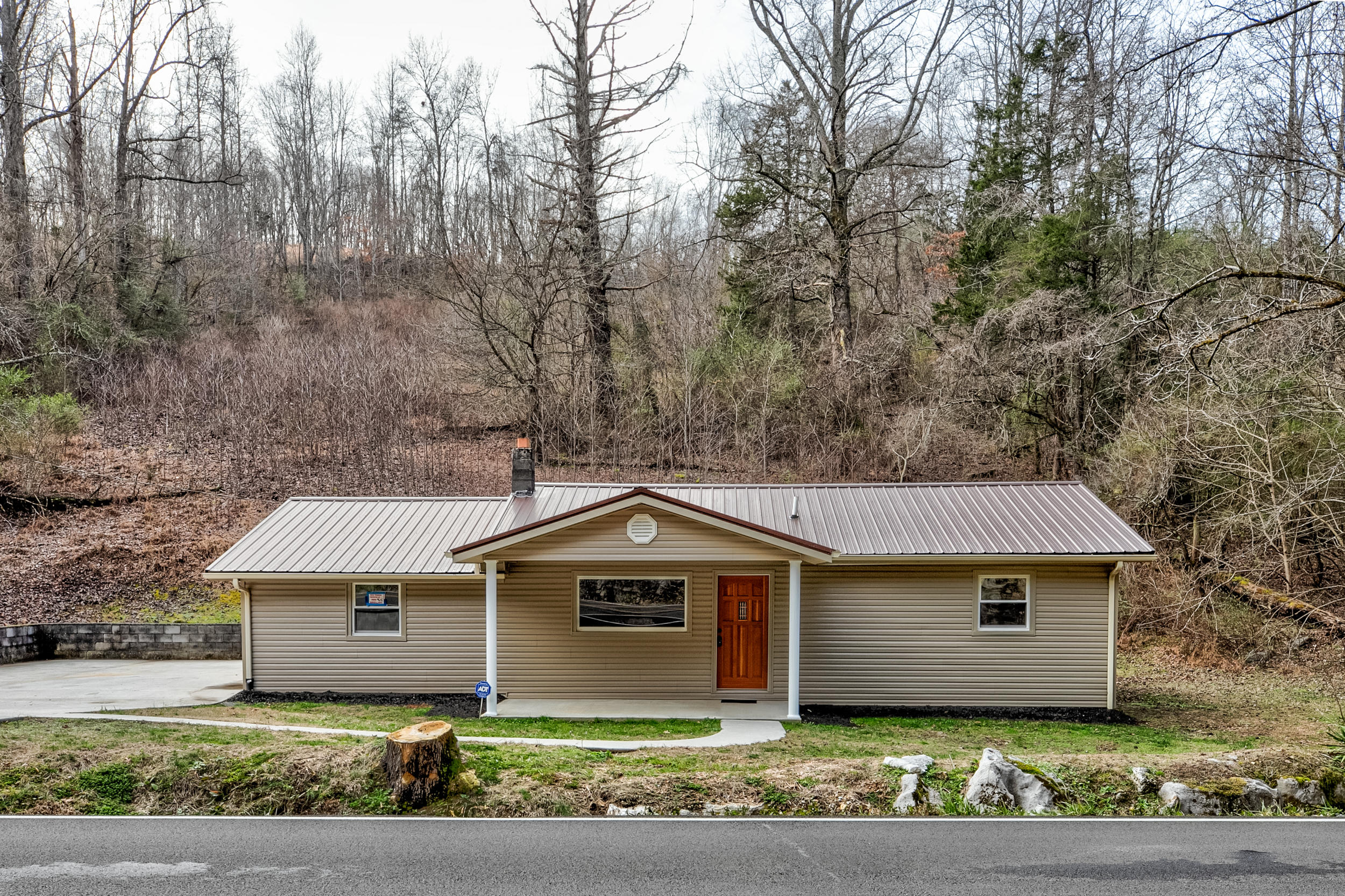 670 Bethlehem Road La Follette, TN 37766 - Photo 2 of 28 670 Bethlehem Road-2