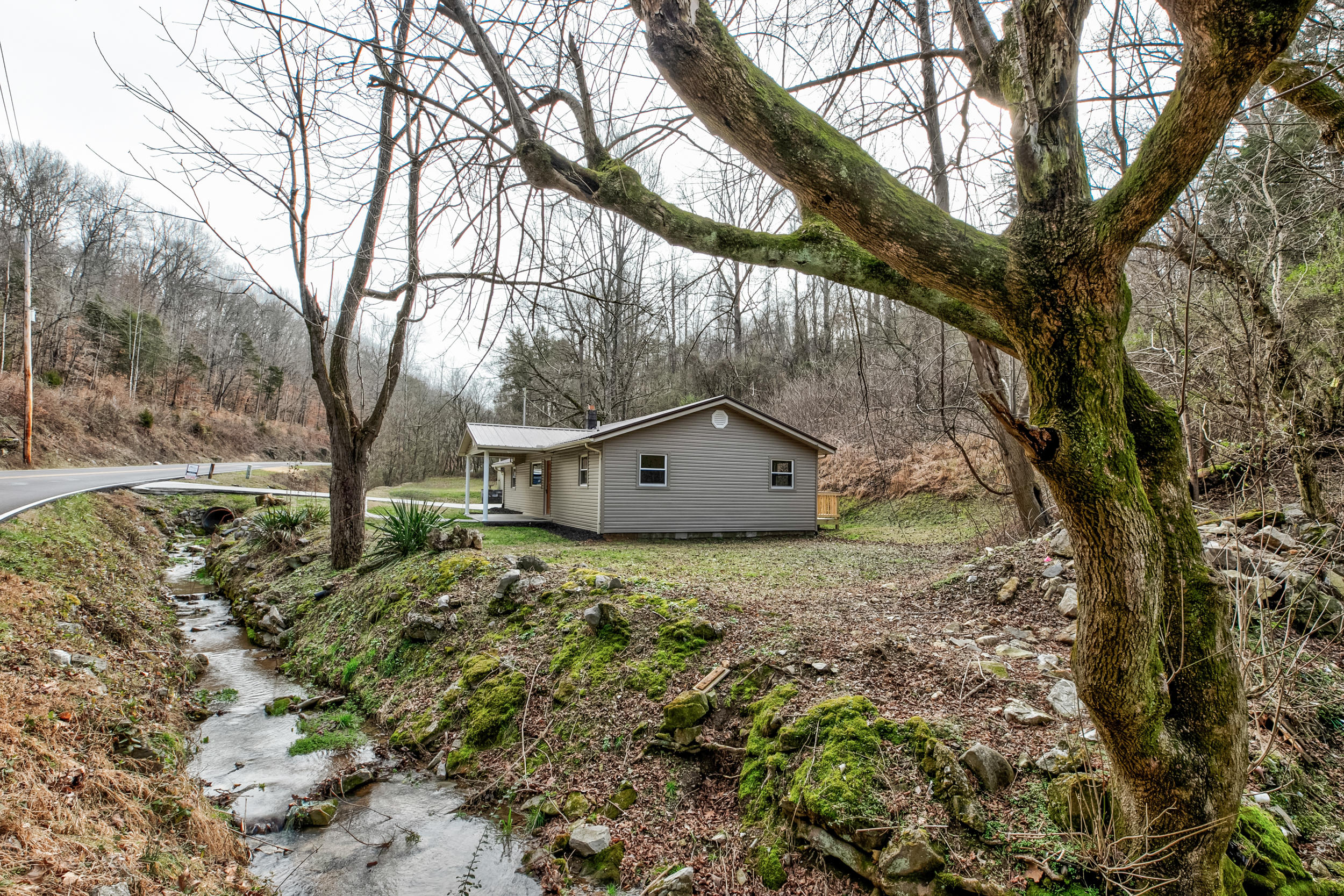 670 Bethlehem Road La Follette, TN 37766 - Photo 4 of 28 670 Bethlehem Road-18