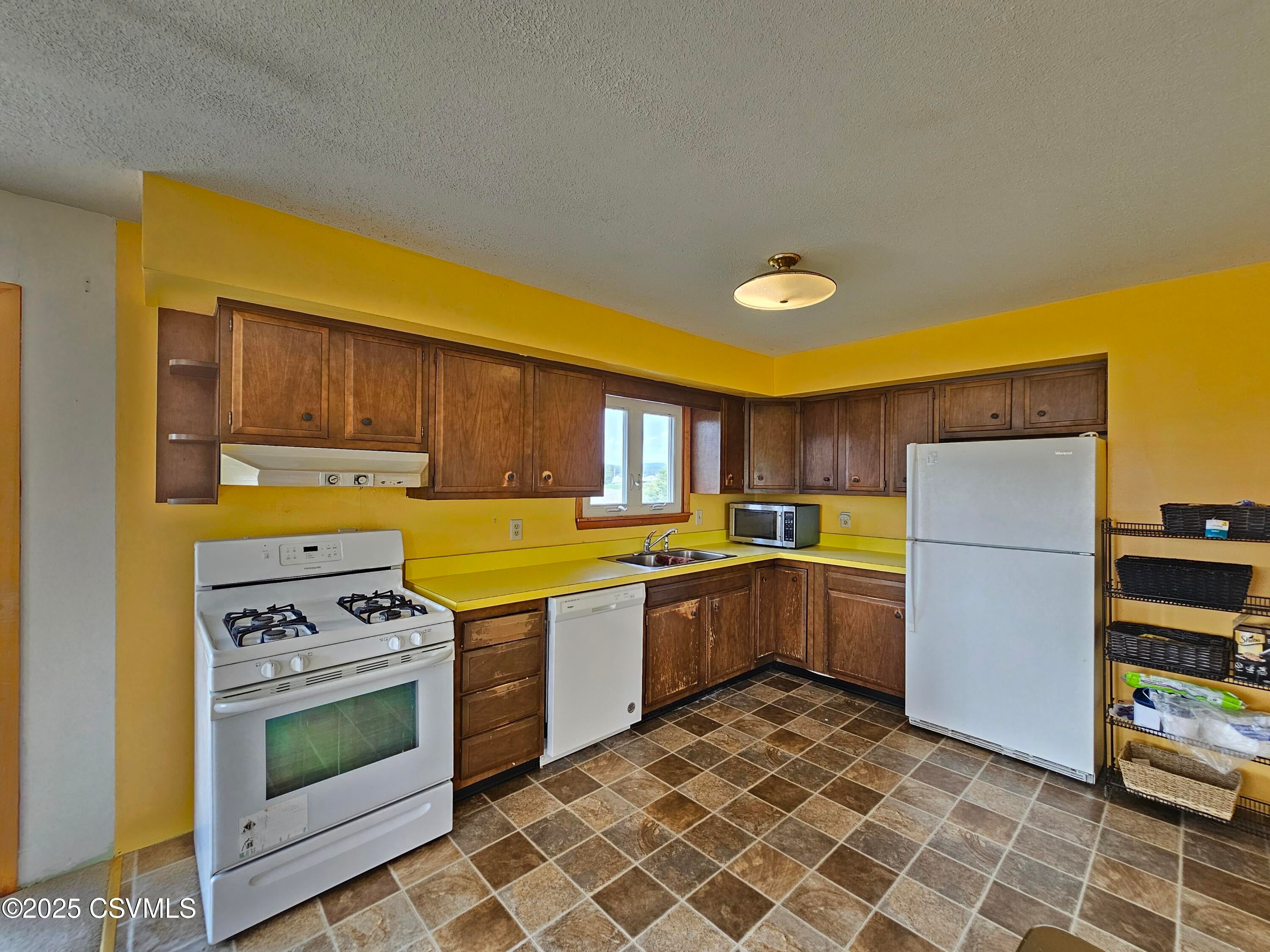 516 Washingtonville Road Danville, PA 17821 - Photo 12 of 37 Kitchen 3