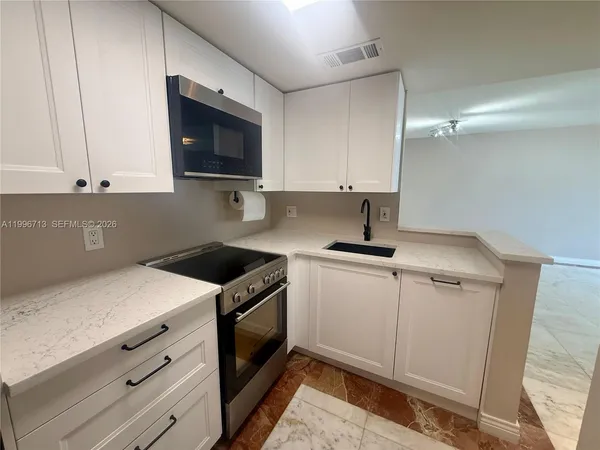 $3,100 | 770 Claughton Island Drive, Unit 1105, Miami, FL 33131