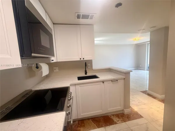 $3,100 | 770 Claughton Island Drive, Unit 1105, Miami, FL 33131