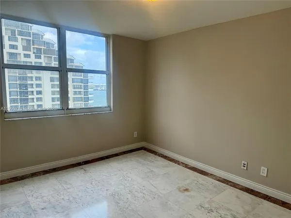 $3,100 | 770 Claughton Island Drive, Unit 1105, Miami, FL 33131